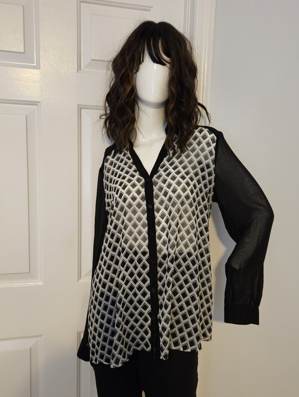 Spense Women's Black & White Geometric Print Sheer Button-Down  Shirt Size L